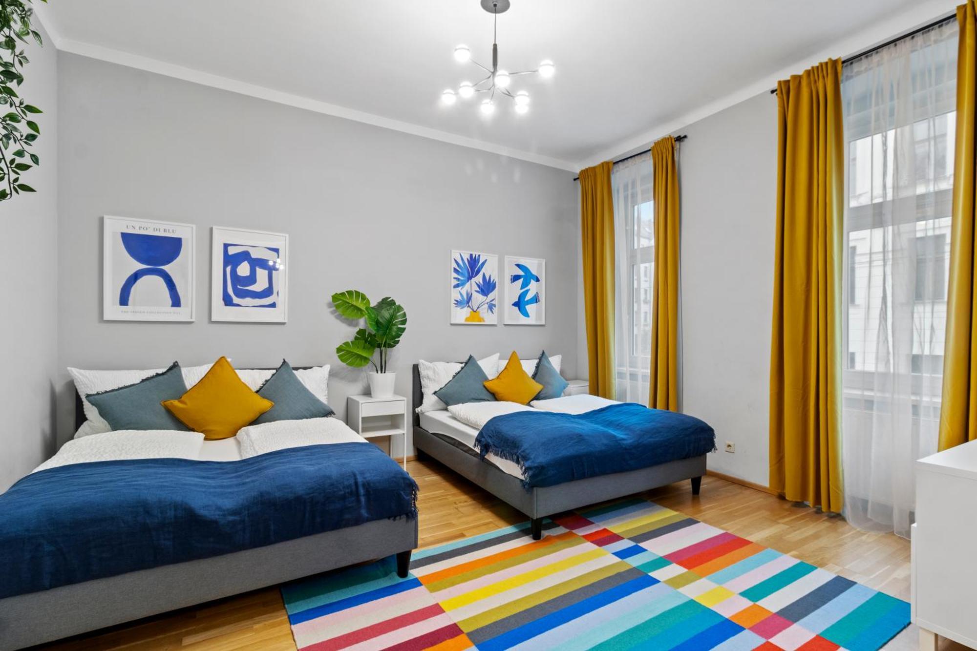 Very Spacious With A Wintergarden And Terrace, 1 Minute To Tram Station
