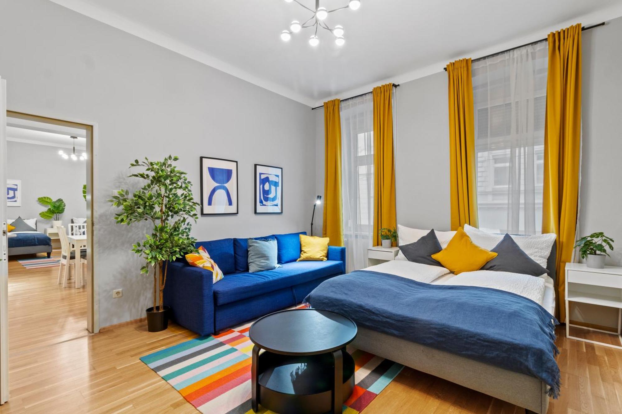 Very Spacious With A Wintergarden And Terrace, 1 Minute To Tram Station *