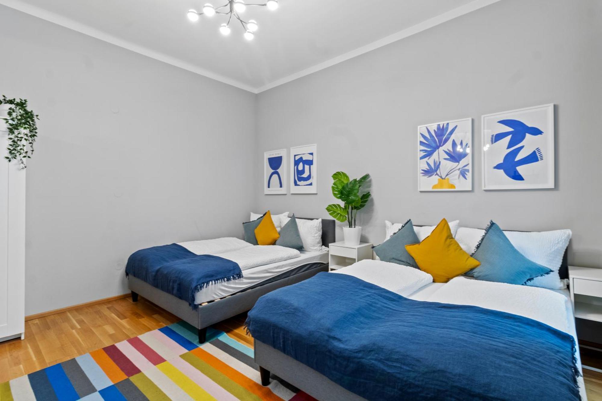 Very Spacious With A Wintergarden And Terrace, 1 Minute To Tram Station Appartement *